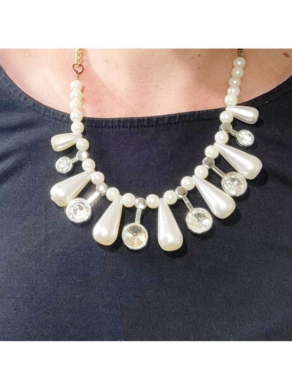 Faux Pearl Rhinestone Teardrop Necklace 11"